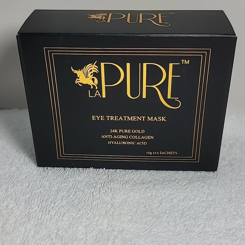 A lot of beauty products! - Picture 7 of 10